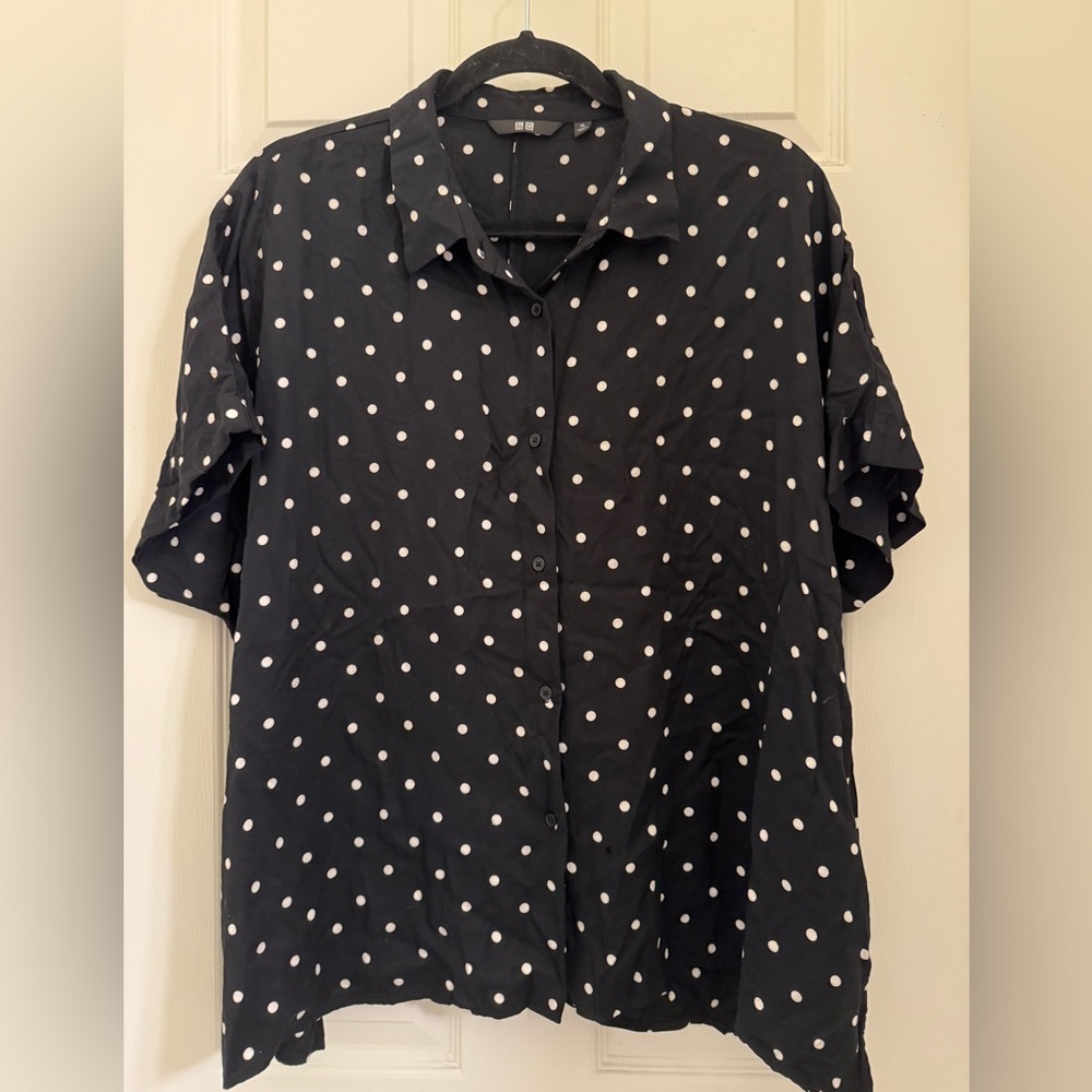 Uniqlo 100% Rayon Printed Polka Dot Short Sleeve Blouse